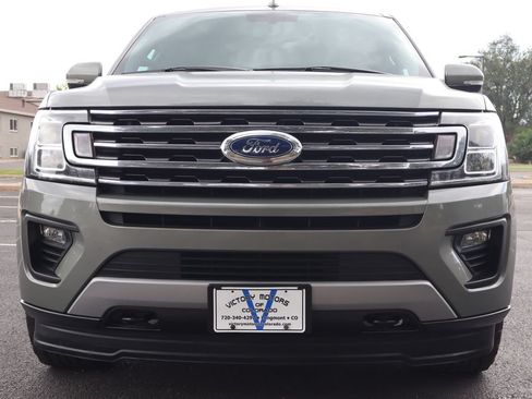 Used 2019 Ford Expedition XLT w/ Equipment Group 202A AWD/4WD image 13