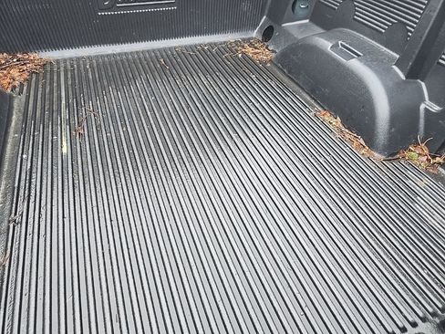 Used 2025 Chevrolet Silverado 1500 LT image 6