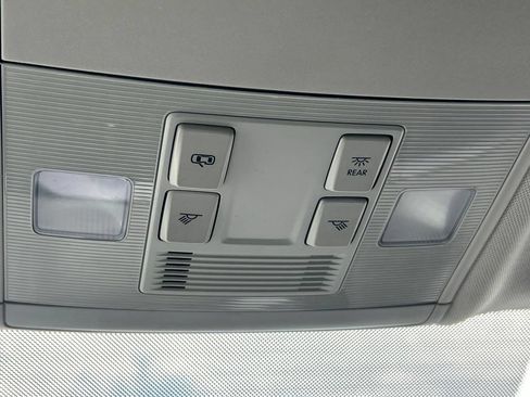 Certified 2022 Volkswagen Taos SE AWD/4WD image 40