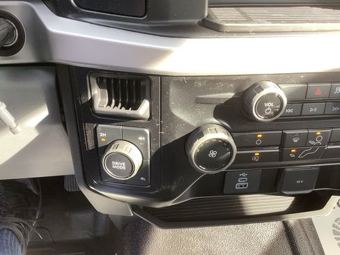 New 2026 Ford F250 XL w/ XL Chrome Package AWD/4WD image 17