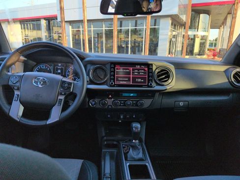 Used 2023 Toyota Tacoma TRD Off-Road AWD/4WD image 12