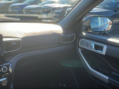 Used 2021 Ford Explorer Limited w/ Equipment Group 301A image 21