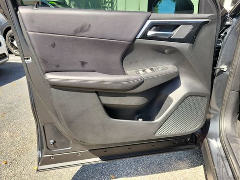 Used 2024 Mitsubishi Outlander SE Black Edition FWD image 17