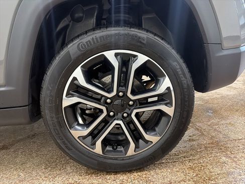 Used 2022 Jeep Compass Limited image 17