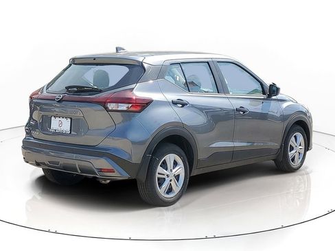 New 2025 Nissan Kicks Play S FWD image 4