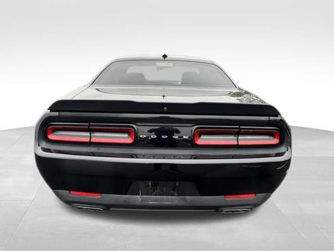 Used 2016 Dodge Challenger R/T Scat Pack w/ Leather Interior Group RWD image 6