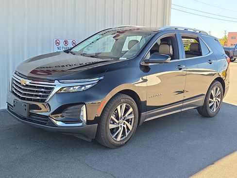 Used 2023 Chevrolet Equinox Premier image 3