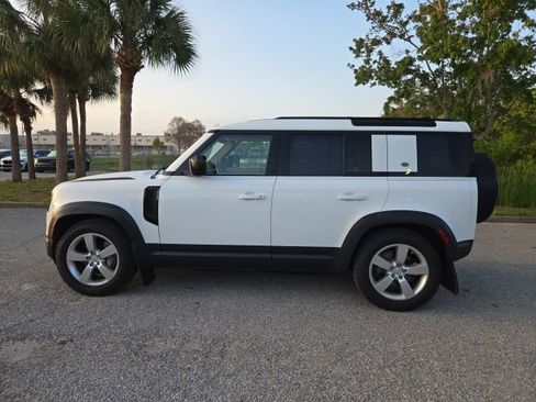 Used 2022 Land Rover Defender 110 SE image 2