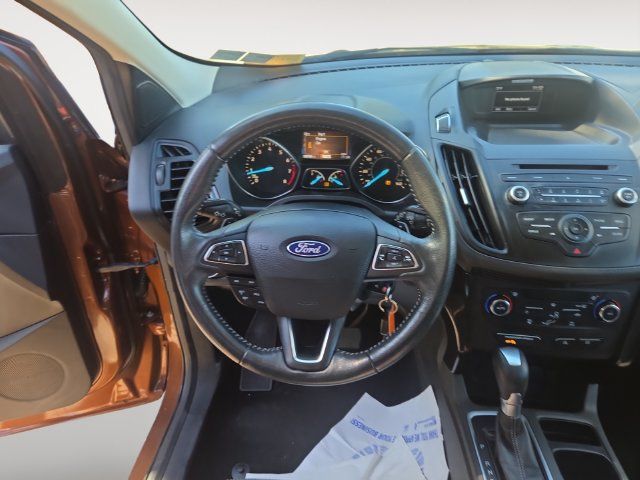 Used 2017 Ford Escape SE w/ SE Sport Appearance Package AWD/4WD image 10