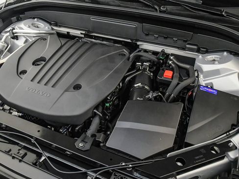 Certified 2023 Volvo XC60 B5 Ultimate w/ Climate Package FWD image 28