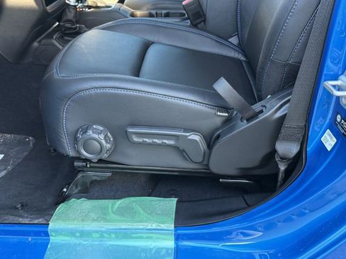 New 2025 Jeep Gladiator Sport image 13