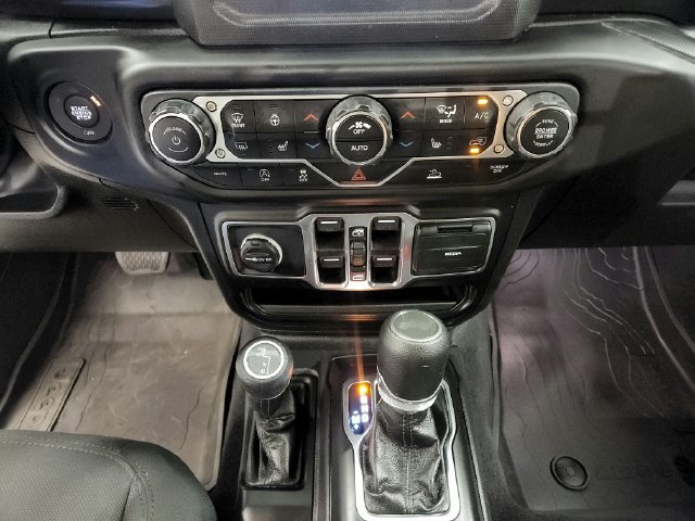 Used 2023 Jeep Wrangler Unlimited Sport AWD/4WD image 35