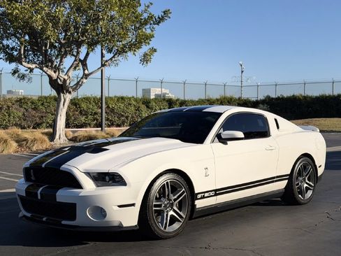 Used 2011 Ford Mustang Shelby GT500 w/ Electronics Pkg RWD image 1