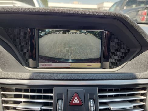 Used 2011 Mercedes-Benz E 550 4MATIC Sedan image 29