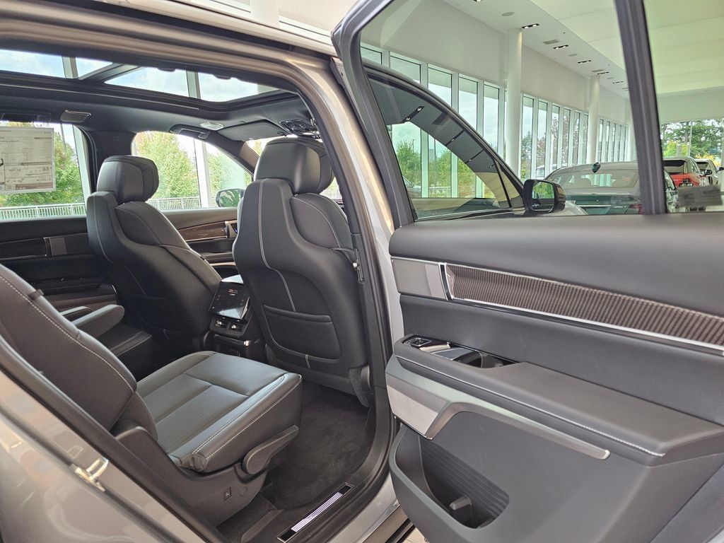 New 2027 Cadillac Vistiq Sport AWD/4WD image 16