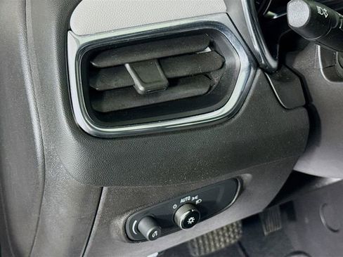 Used 2022 Chevrolet Equinox LS w/ LS Convenience Package FWD image 12