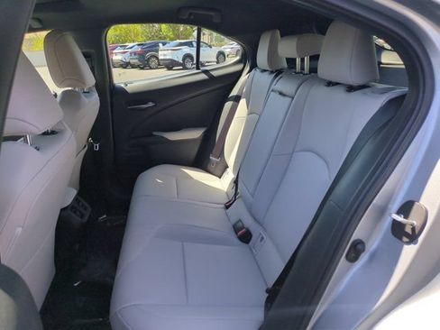 Used 2023 Lexus UX 250h FWD image 26