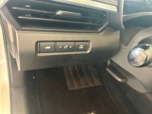 Used 2025 Nissan Altima 2.5 SV FWD image 26