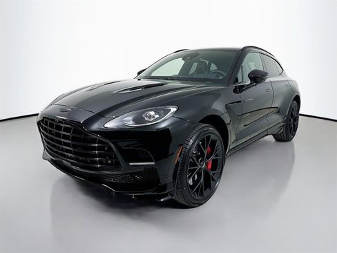 Used 2025 Aston Martin DBX 707 image 3