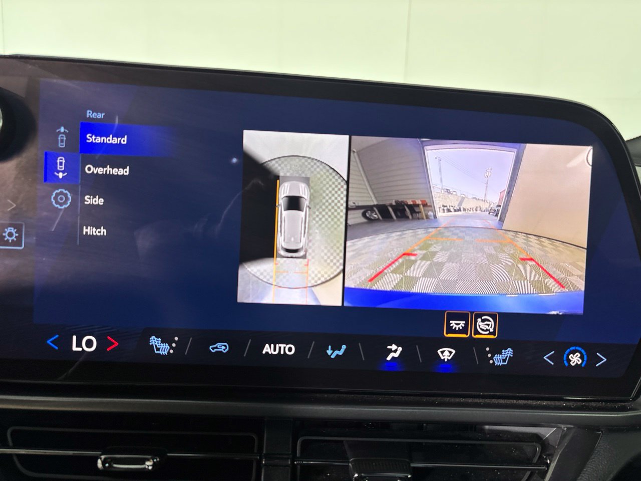 Used 2025 Chevrolet Equinox EV RS FWD image 15