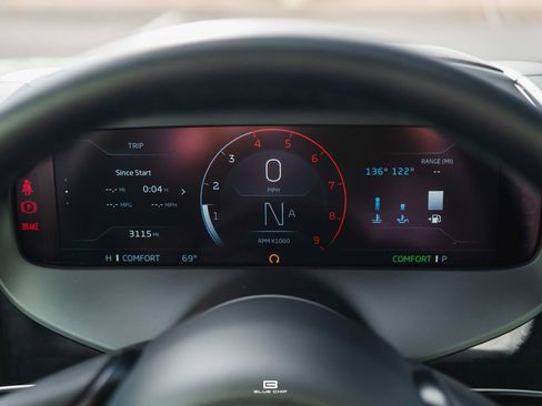 Used 2025 McLaren 750S Spider image 31