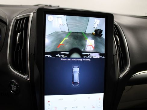 Used 2024 Ford Edge Titanium image 36