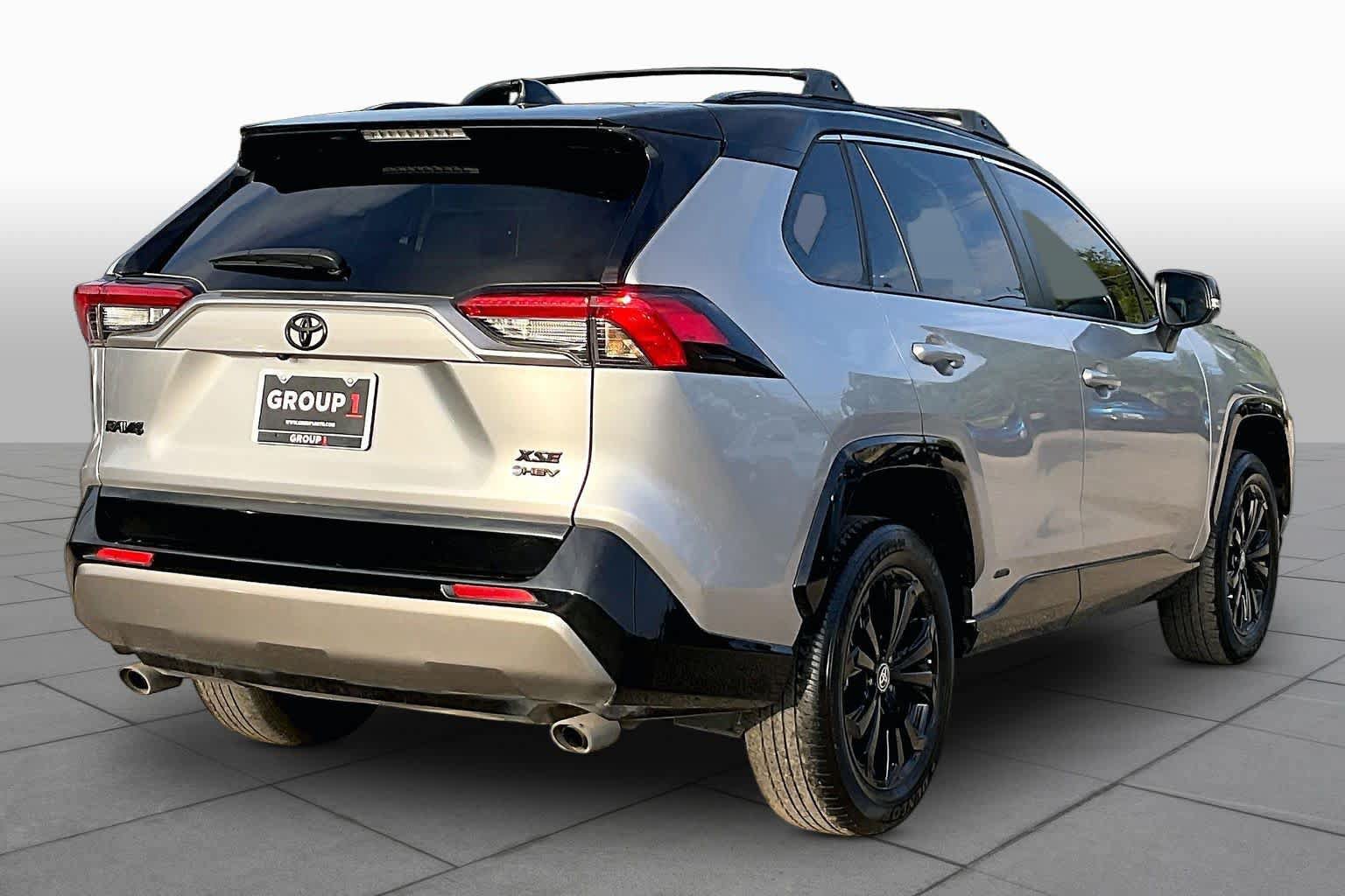 Used 2025 Toyota RAV4 XSE AWD/4WD image 13