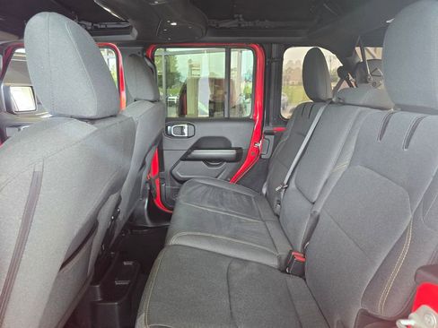 Used 2024 Jeep Wrangler Unlimited Sahara AWD/4WD image 13