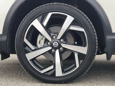 Used 2022 Nissan Rogue Sport SL image 6