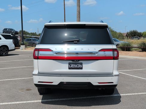 Used 2019 Lincoln Navigator L Reserve AWD/4WD image 3