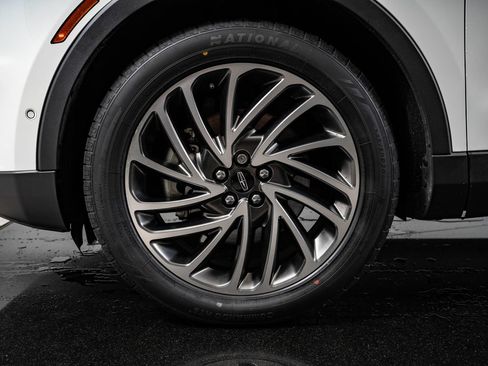 Used 2020 Lincoln Nautilus Reserve w/ Equipment Group 201A AWD/4WD image 13