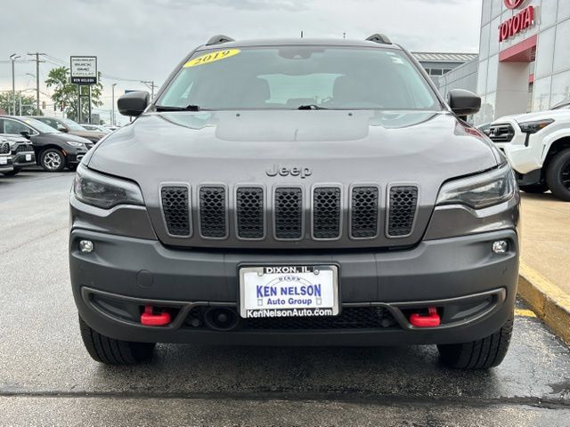 Used 2019 Jeep Cherokee Trailhawk AWD/4WD image 2