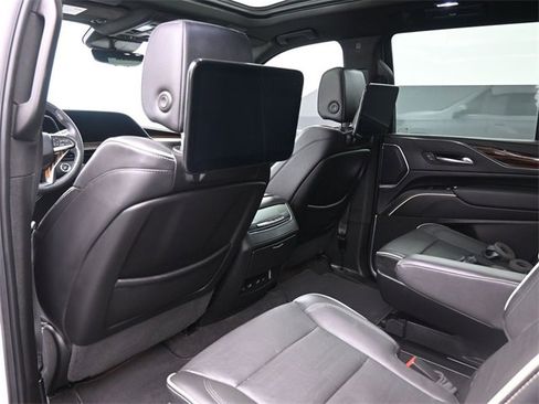 Used 2023 Cadillac Escalade Premium Luxury w/ Performance Package image 10
