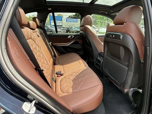 Used 2024 BMW X5 xDrive40i w/ M Sport Package AWD/4WD image 32