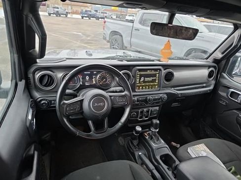 Used 2022 Jeep Wrangler Unlimited Sport image 17