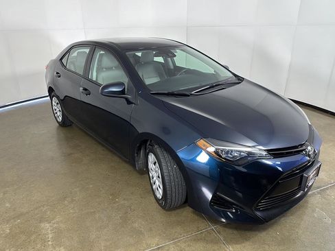 Used 2018 Toyota Corolla LE FWD image 7
