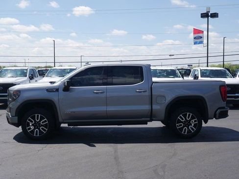 Used 2023 GMC Sierra 1500 AT4 w/ Technology Package AWD/4WD image 10