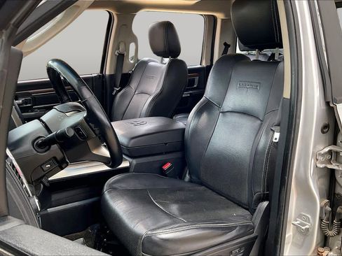 Used 2014 RAM 1500 Laramie w/ Convenience Group AWD/4WD image 8