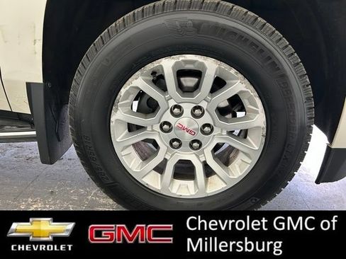 Used 2015 GMC Yukon SLT AWD/4WD image 11