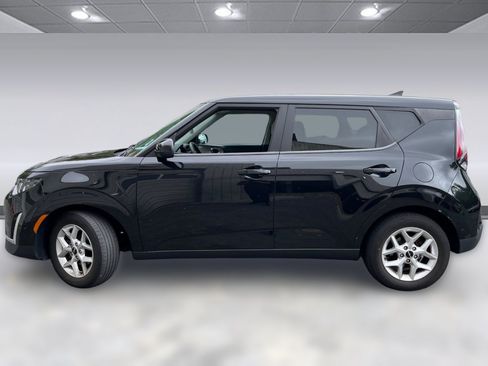 Used 2023 Kia Soul LX w/ LX Technology Package FWD image 2