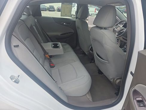 Used 2025 Chevrolet Malibu LT image 32