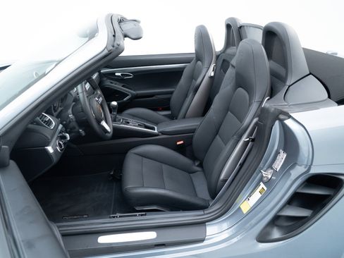 Certified 2025 Porsche 718 Boxster image 17