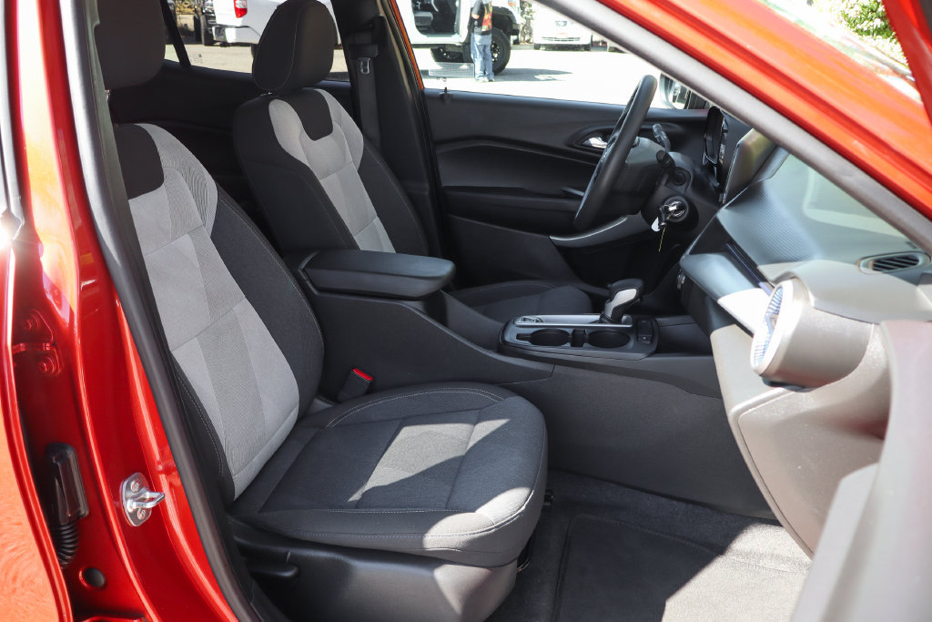 Used 2024 Chevrolet Trax LS w/ LS Convenience Package FWD image 43