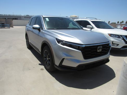 Used 2026 Honda CR-V EX-L image 2