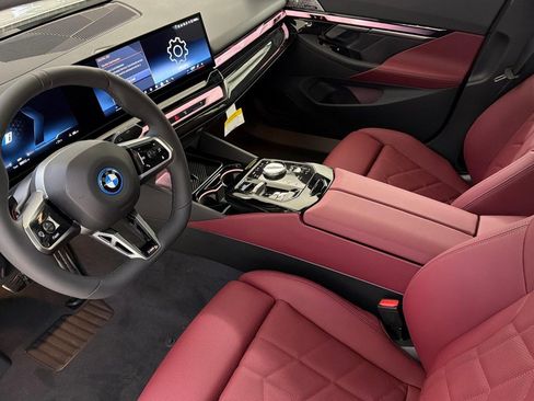 New 2026 BMW i5 eDrive40 w/ M Sport Package RWD image 4