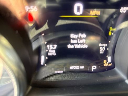 Used 2022 Jeep Wrangler Unlimited Sahara w/ Cold Weather Group AWD/4WD image 13
