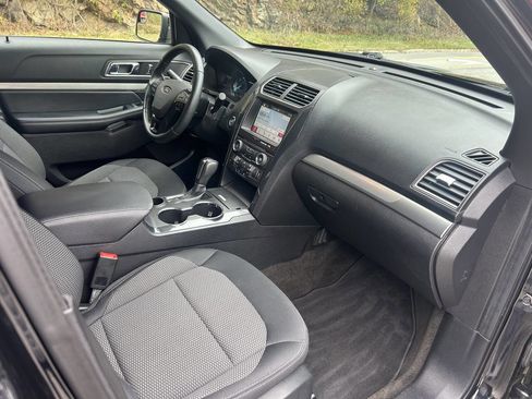 Used 2018 Ford Explorer XLT w/ Equipment Group 201A image 17