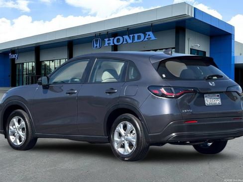 Certified 2025 Honda HR-V LX image 10