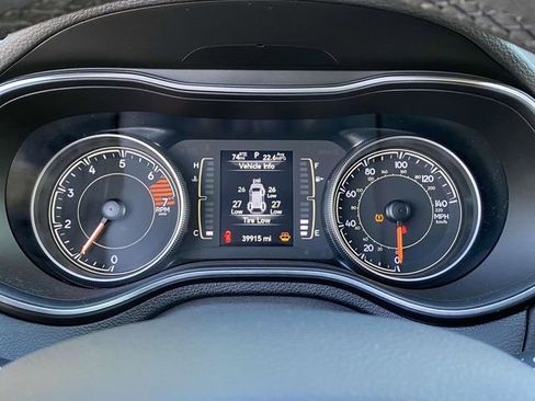 Used 2020 Jeep Cherokee Latitude Plus image 24