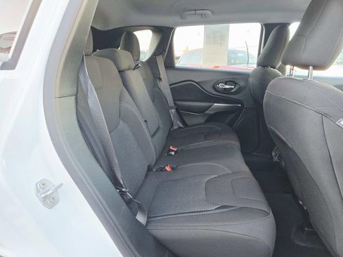 Used 2021 Jeep Cherokee Latitude image 14